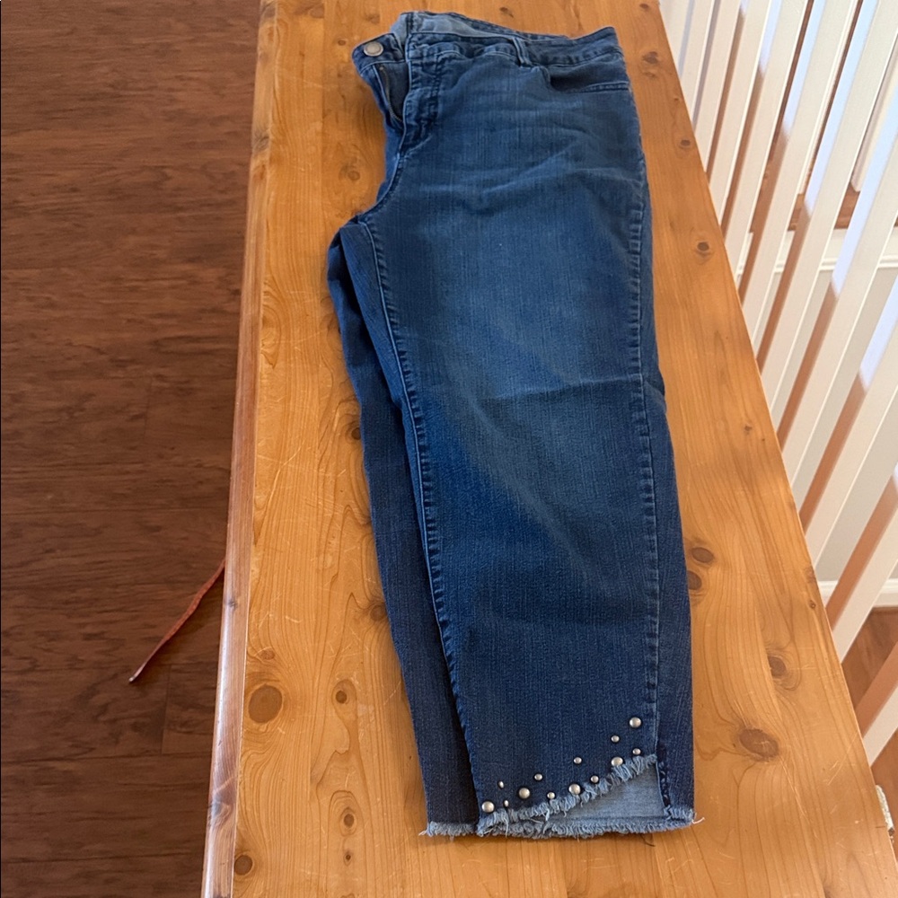 Women's Avenue Blue Jeans with silver Detailing